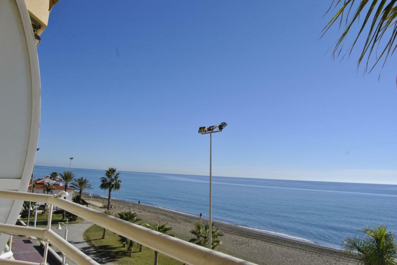 Apartamento Frente Al Mar,Primera Linea Rincon de la Victoria Exterior photo