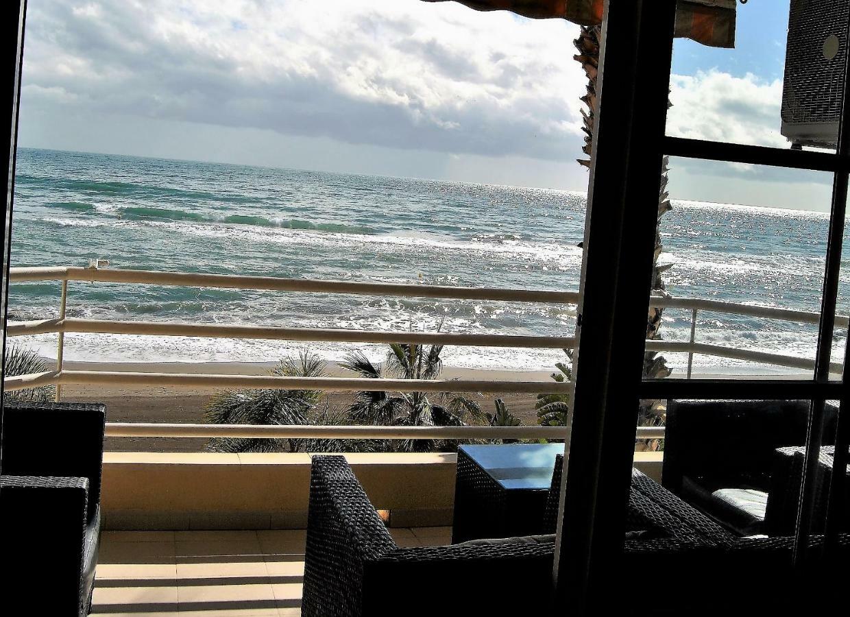 Apartamento Frente Al Mar,Primera Linea Rincon de la Victoria Exterior photo
