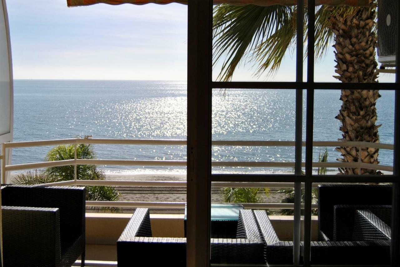 Apartamento Frente Al Mar,Primera Linea Rincon de la Victoria Exterior photo