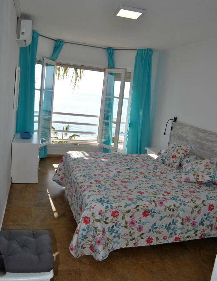 Apartamento Frente Al Mar,Primera Linea Rincon de la Victoria Exterior photo